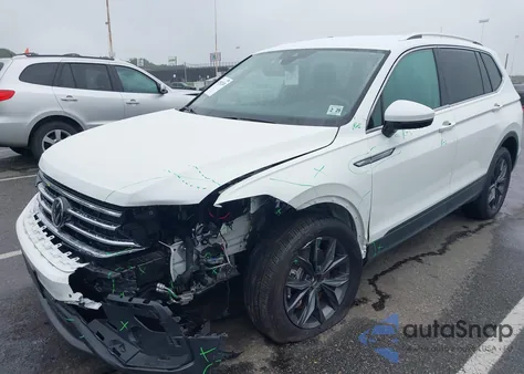 2024 Volkswagen Tiguan 2.0T Se/2.0T Wolfsburg Edition из США, поврежденный, VIN 3VV2B7AX0RM047340
